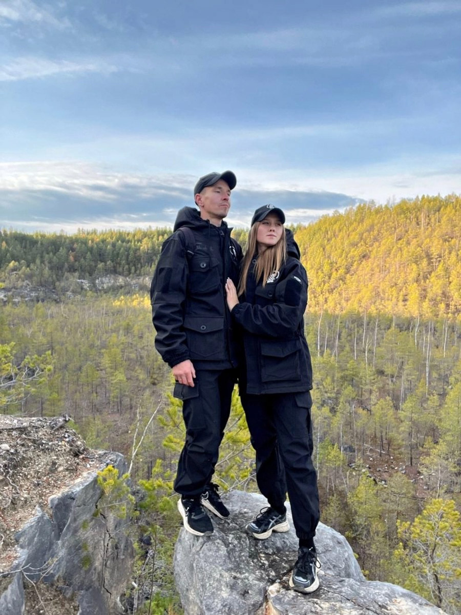 Нижегородские блогеры Алексей и Мария Левкины продолжают показывать, что скрывают водоемы 33-го региона. Ребята смело опускаются на дно рек и озер, чтобы сделать впечатляющие кадры. Пара вернулась во Владимирскую область, чтобы исследовать еще несколько интересных локаций.