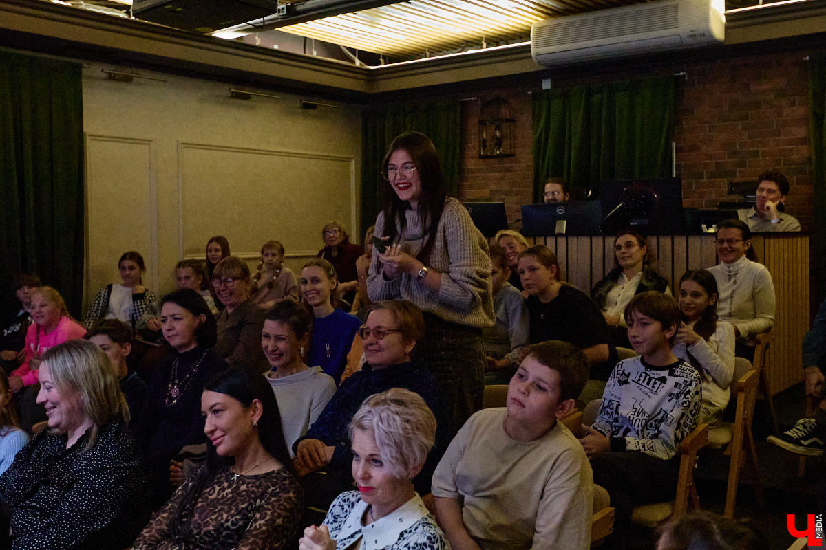 Для него все роли главные! Звезда «Ералаша», а также сериалов «Кадетство» и «Папины дочки» Александр Головин встретился во Владимире со своими поклонниками. «Ключ-Медиа» побывал на творческой встрече и узнал про отношения 36-летнего актера с товарищами по нашумевшему в нулевые проекту и новые работы, в которых теперь задействован бывший «суворовец Максим Макаров».