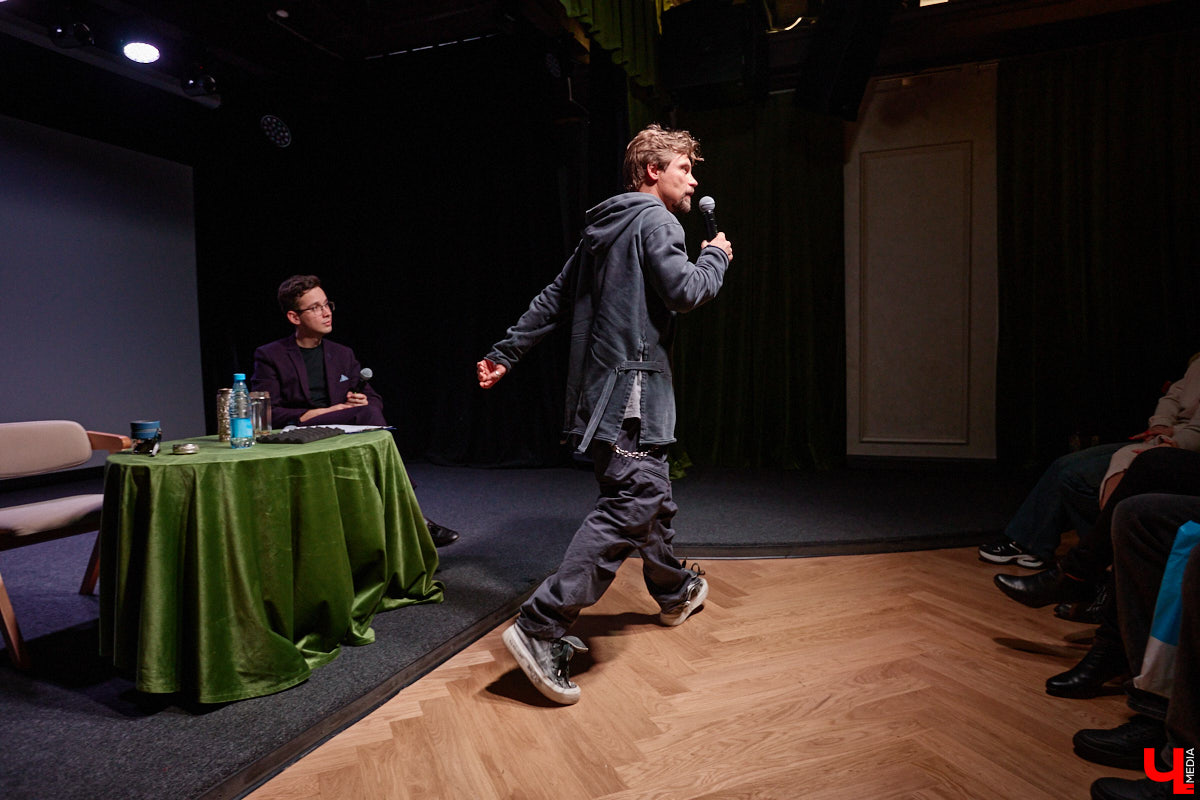 Для него все роли главные! Звезда «Ералаша», а также сериалов «Кадетство» и «Папины дочки» Александр Головин встретился во Владимире со своими поклонниками. «Ключ-Медиа» побывал на творческой встрече и узнал про отношения 36-летнего актера с товарищами по нашумевшему в нулевые проекту и новые работы, в которых теперь задействован бывший «суворовец Максим Макаров».