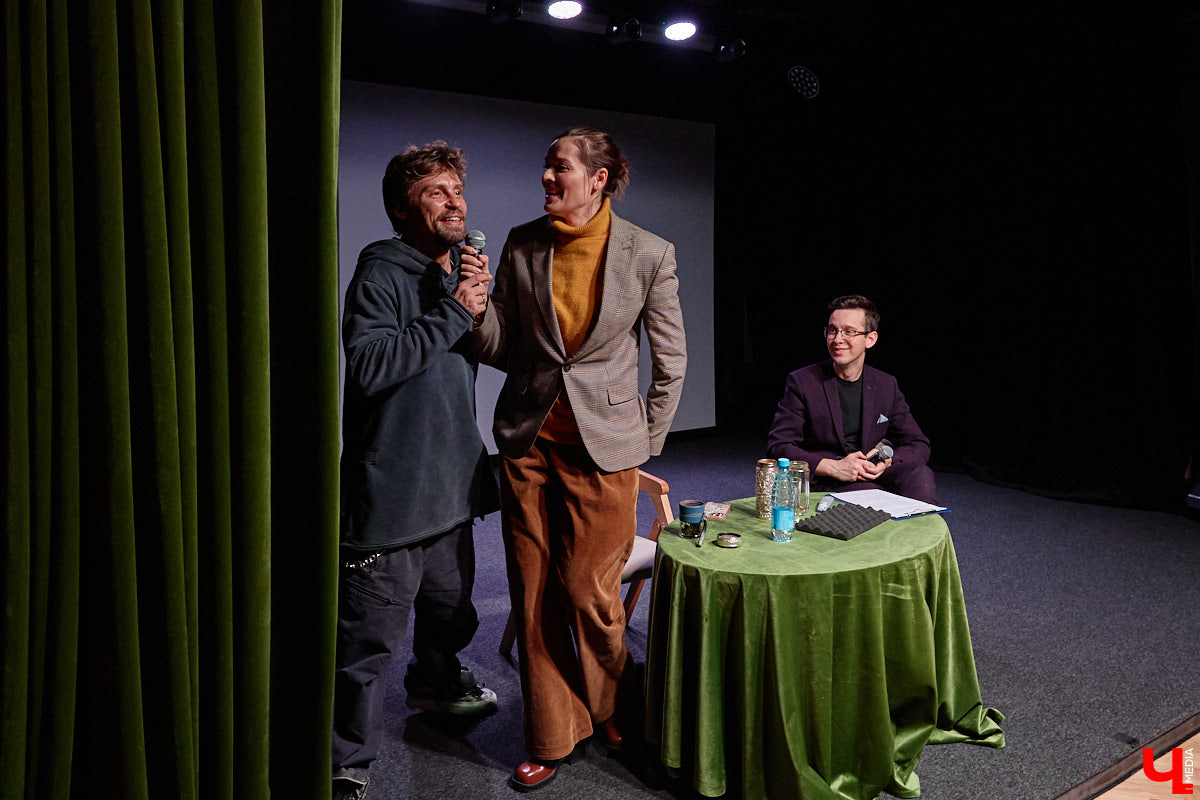 Для него все роли главные! Звезда «Ералаша», а также сериалов «Кадетство» и «Папины дочки» Александр Головин встретился во Владимире со своими поклонниками. «Ключ-Медиа» побывал на творческой встрече и узнал про отношения 36-летнего актера с товарищами по нашумевшему в нулевые проекту и новые работы, в которых теперь задействован бывший «суворовец Максим Макаров».