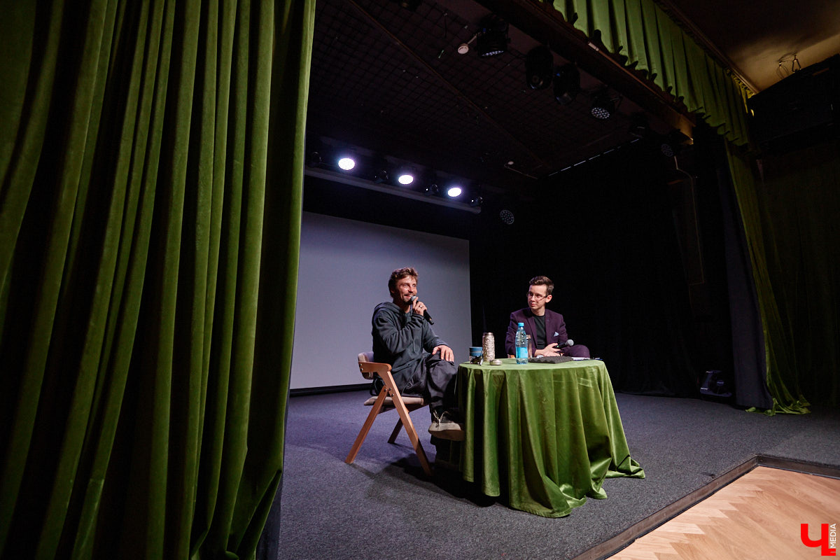 Для него все роли главные! Звезда «Ералаша», а также сериалов «Кадетство» и «Папины дочки» Александр Головин встретился во Владимире со своими поклонниками. «Ключ-Медиа» побывал на творческой встрече и узнал про отношения 36-летнего актера с товарищами по нашумевшему в нулевые проекту и новые работы, в которых теперь задействован бывший «суворовец Максим Макаров».