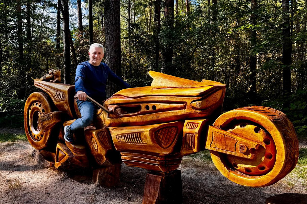 В 33-м регионе запускают необычный ретромаршрут «Владимир — Гусь-Хрустальный — Владимир». Прокатиться можно будет на поезде с паровой тягой, стилизованном под образец XIX века. Чем предлагают заняться путешественникам в городе, входящем в состав Малого Золотого кольца России, а также другие детали тура — читайте в нашем материале!