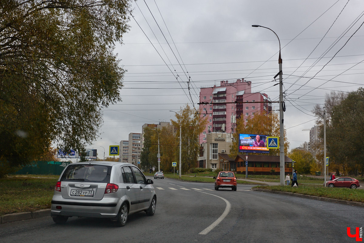 Хрущевки и серые «панельки» — неотъемлемая часть атмосферы русских городов. Но есть мнение, что такие непривлекательные сооружения угнетающе действуют на психику жителей. Уместны ли существующие цветовые доминанты в городской среде и нужно ли увеличивать их число в будущем? «Ключ-Медиа» объяснила владимирский архитектор.