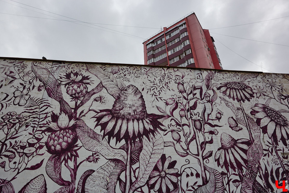 Хрущевки и серые «панельки» — неотъемлемая часть атмосферы русских городов. Но есть мнение, что такие непривлекательные сооружения угнетающе действуют на психику жителей. Уместны ли существующие цветовые доминанты в городской среде и нужно ли увеличивать их число в будущем? «Ключ-Медиа» объяснила владимирский архитектор.