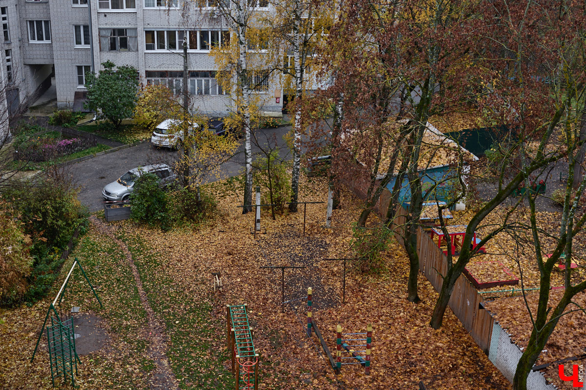 Татьяна Селезнева не только хозяйка двухкомнатной квартиры на Октябрьском проспекте, но и дизайнер интерьера. Как преображалась «сталинка» с сумасшедшим видом на обе стороны с помощью декора и стилистических решений, «Ключ-Медиа» поведала создательница пространства.