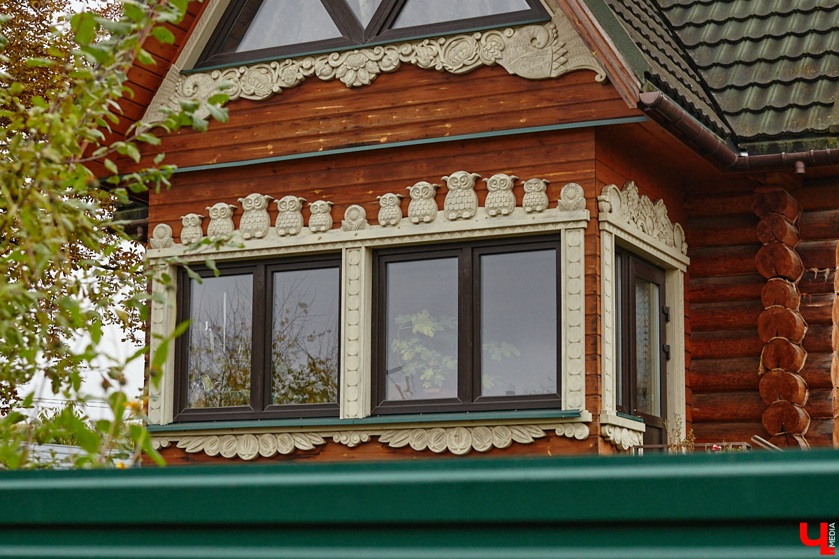 Юго-восточнее Московской заставы, в так называемой Лохани, еще в конце XVI — начале XVII века во избежание городского пожара поселили гончаров, делавших кирпич для «государева строения»: военных крепостей, казенных зданий, позже — посадских церквей. Спустя столетия только названия улиц и переулков в районе владимирского стадиона «Торпедо» напоминают о существовавшей там когда-то Гончарной слободе.