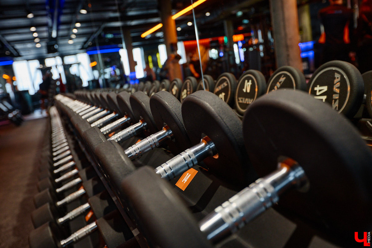 Фитнес-клуб в торговом центре — звучит интересно, согласитесь? В Ленинском районе в таком формате начало работу новое пространство DDX Fitness. Спортивная локация площадью 1500 квадратных метров стала 125-й по счету в России и первой в нашем регионе.