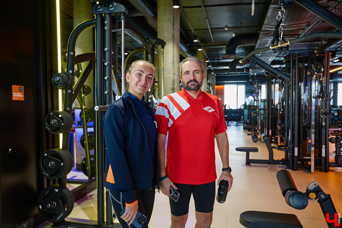 Фитнес-клуб в торговом центре — звучит интересно, согласитесь? В Ленинском районе в таком формате начало работу новое пространство DDX Fitness. Спортивная локация площадью 1500 квадратных метров стала 125-й по счету в России и первой в нашем регионе.