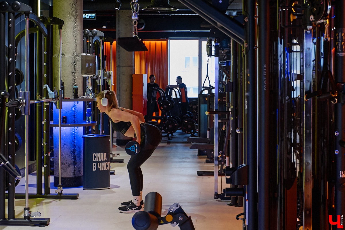 Фитнес-клуб в торговом центре — звучит интересно, согласитесь? В Ленинском районе в таком формате начало работу новое пространство DDX Fitness. Спортивная локация площадью 1500 квадратных метров стала 125-й по счету в России и первой в нашем регионе.