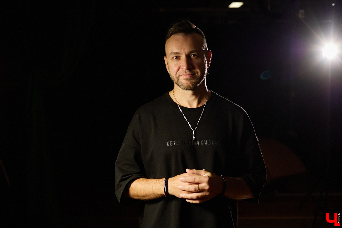 No Hopes, он же Александр Горбатюк, — диджей и музыкальный продюсер, ранее известный на мировой электронной сцене как Саня Шелест. Его треки звучат в клубах и на радиостанциях по всей планете, они появлялись в сетах Armin Van Buuren и Don Diablo. Спустя почти 10 лет с последнего интервью у «Ключ-Медиа» появилась возможность вновь с глазу на глаз пообщаться со звездой.