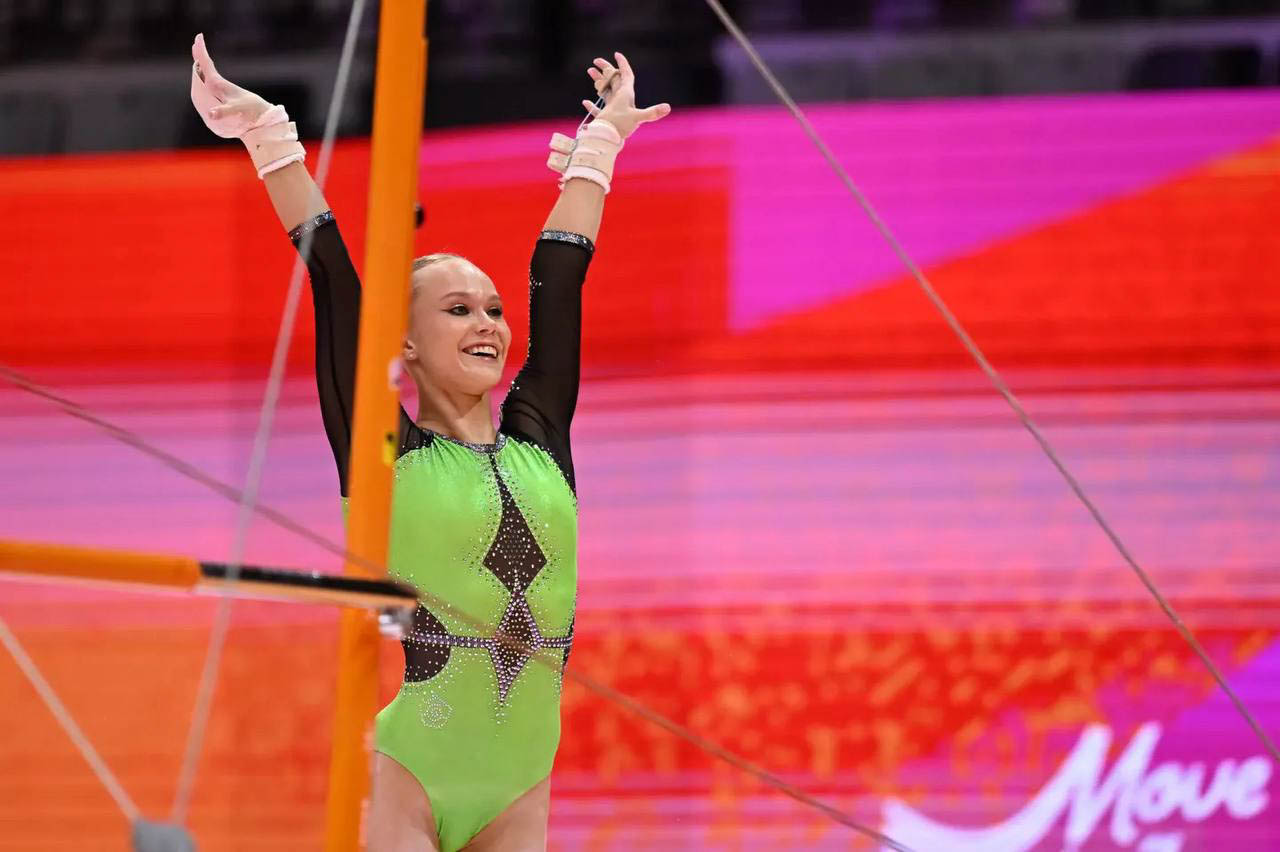 Гимнастка Ангелина Мельникова, которая в параллельном зачете представляет 33-й регион, выиграла две золотые медали на чемпионате мира в Джакарте. А звезда пауэрлифтинга Майя Филимонова стала лучшей на чемпионате Азии в Гонконге. Читайте об этих и других, не менее значимых победах владимирских спортсменов в нашем обзоре!