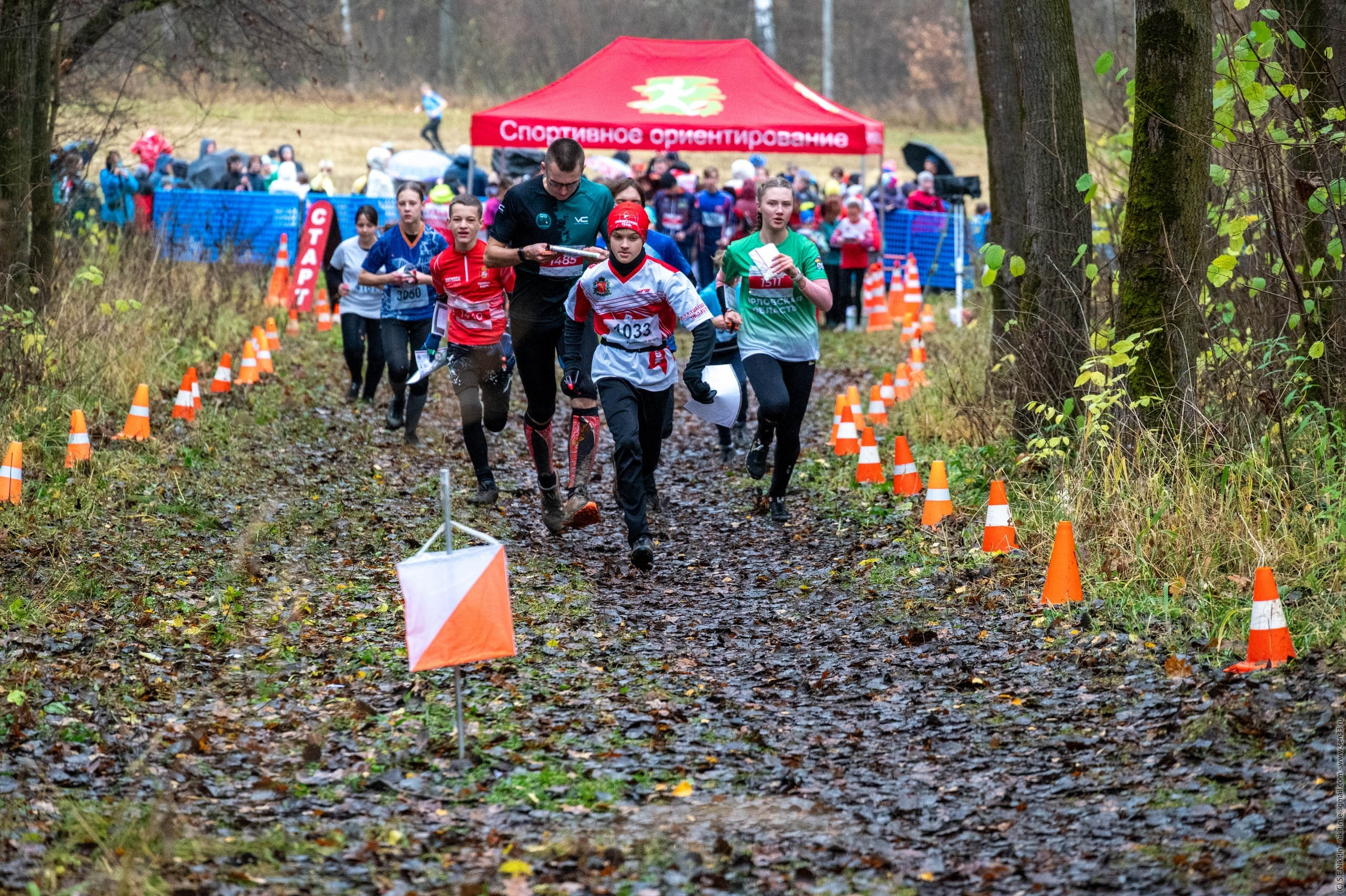 Гимнастка Ангелина Мельникова, которая в параллельном зачете представляет 33-й регион, выиграла две золотые медали на чемпионате мира в Джакарте. А звезда пауэрлифтинга Майя Филимонова стала лучшей на чемпионате Азии в Гонконге. Читайте об этих и других, не менее значимых победах владимирских спортсменов в нашем обзоре!
