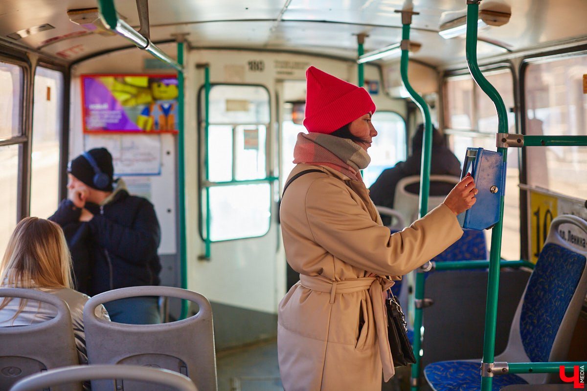 Во Владимире завершается первый этап реконструкции аэропорта Семязино. Если всё пройдет успешно, то уже через пару лет город сможет принимать дальнемагистральные воздушные судна: боинги и суперджеты. Также в областном центре предлагают десятикратно увеличить штраф за безбилетный проезд в общественном транспорте. Разбираемся, что из этого следует!
