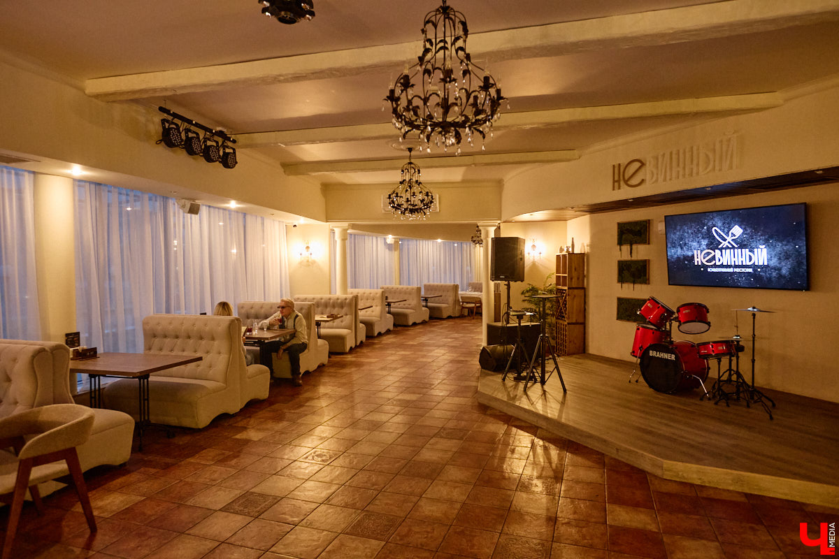 Есть такие точки на карте города, куда едешь за настроением — без планов и спешки, в удовольствие. Для владимирцев одно из таких мест — обновленный комплекс «Руськино» на Суздальском проспекте, где фильмы, еда, гаджеты и даже киберспорт гармонично уживаются под одной крышей. А значит, каждый найдет себе занятие по душе: от дневных семейных посиделок до ночных геймерских баталий.