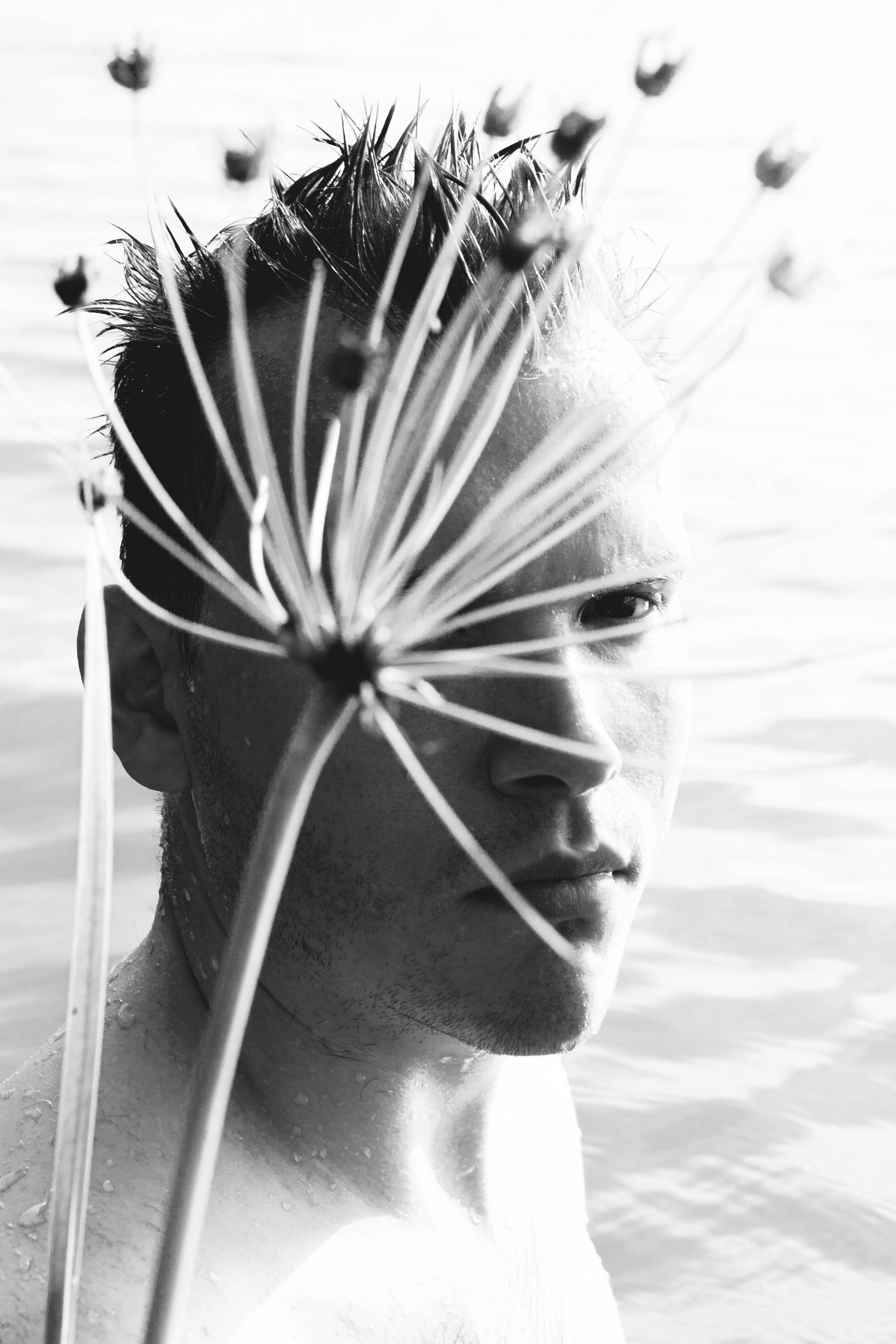 При помощи фотосессий женщины раскрываются, преображаются. А что же мужчины? На счету Али Валевской немало концептуальных съемок, участие в которых принимали готовые на эксперименты джентльмены. Тонкостями работы с ними она поделилась с «Ключ-Медиа».