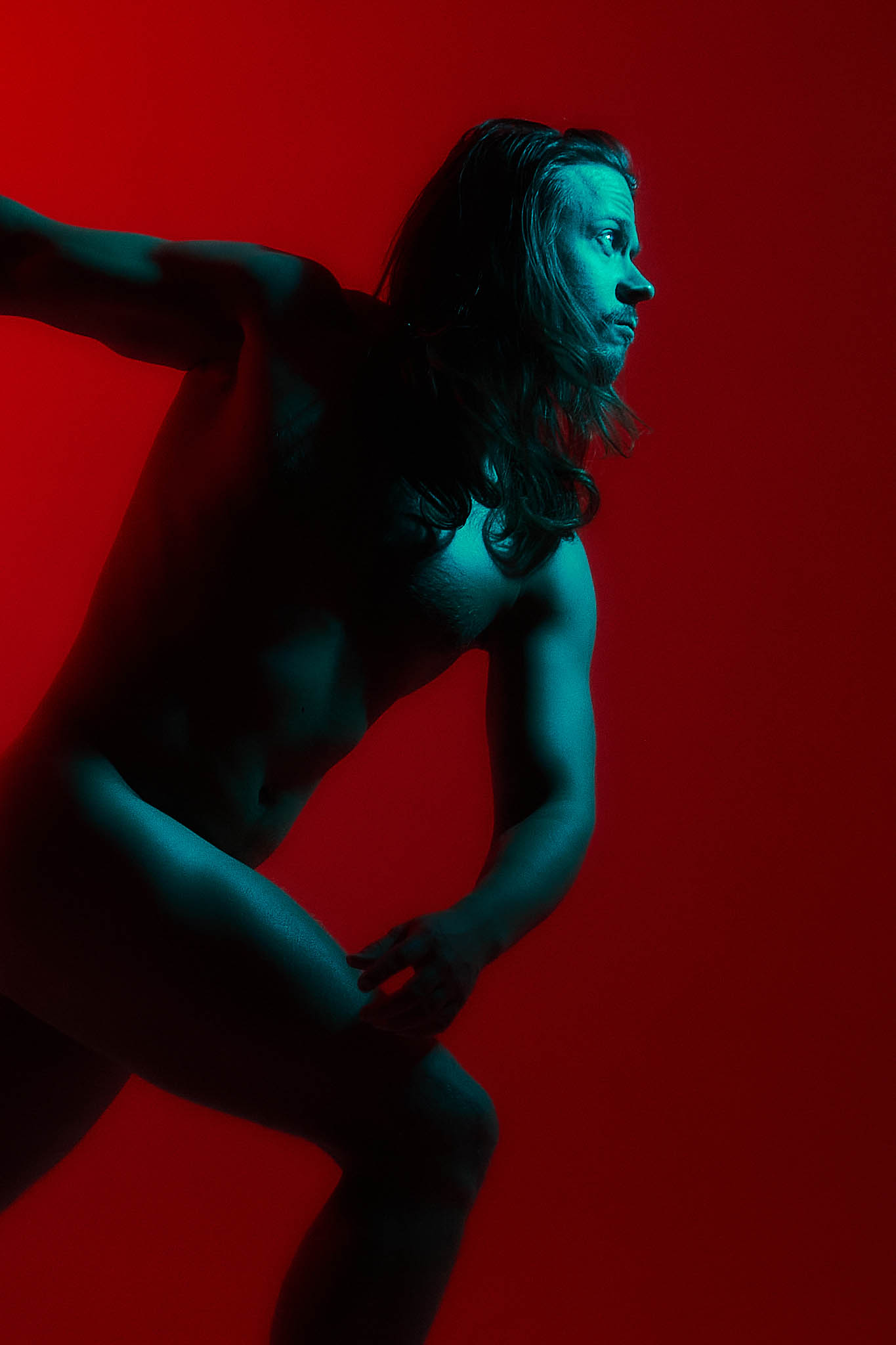 При помощи фотосессий женщины раскрываются, преображаются. А что же мужчины? На счету Али Валевской немало концептуальных съемок, участие в которых принимали готовые на эксперименты джентльмены. Тонкостями работы с ними она поделилась с «Ключ-Медиа».