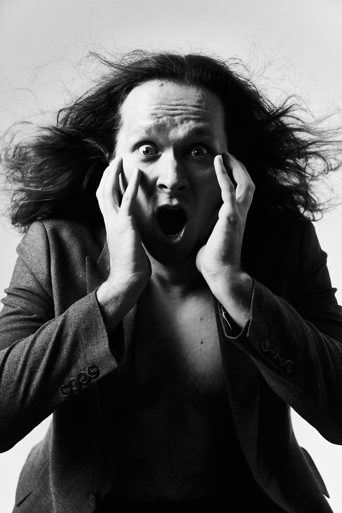 При помощи фотосессий женщины раскрываются, преображаются. А что же мужчины? На счету Али Валевской немало концептуальных съемок, участие в которых принимали готовые на эксперименты джентльмены. Тонкостями работы с ними она поделилась с «Ключ-Медиа».