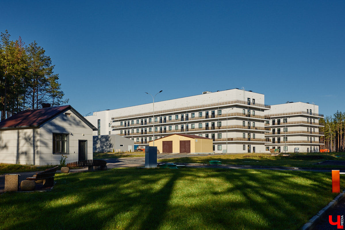 Появление второго аквапарка в регионе — хорошая новость, верно? Смущает только опыт с первым, строили его порядка 13 лет. И ведь таких объектов, которые не спешат вводить в эксплуатацию, полно. «Ключ-Медиа» решил вспомнить несколько самых ярких долгостроев: как новых, так и с историей.