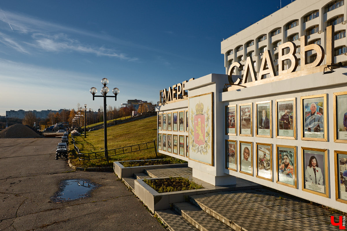 Появление второго аквапарка в регионе — хорошая новость, верно? Смущает только опыт с первым, строили его порядка 13 лет. И ведь таких объектов, которые не спешат вводить в эксплуатацию, полно. «Ключ-Медиа» решил вспомнить несколько самых ярких долгостроев: как новых, так и с историей.