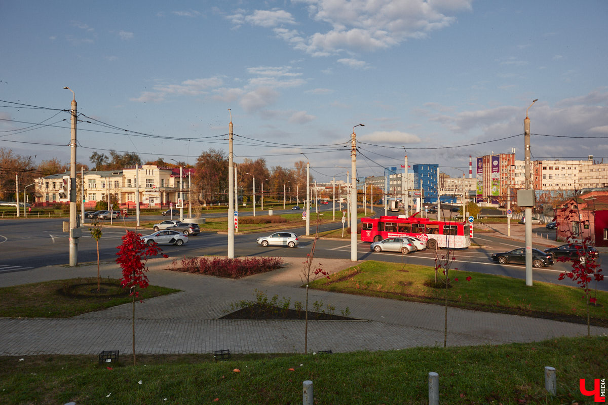 Делимся лайфхаком: до 31 декабря 2025 года на проезде в автобусах и троллейбусах Владимирской области можно неплохо сэкономить! А заодно вспоминаем, как развивался общественный транспорт в столице 33-го региона.