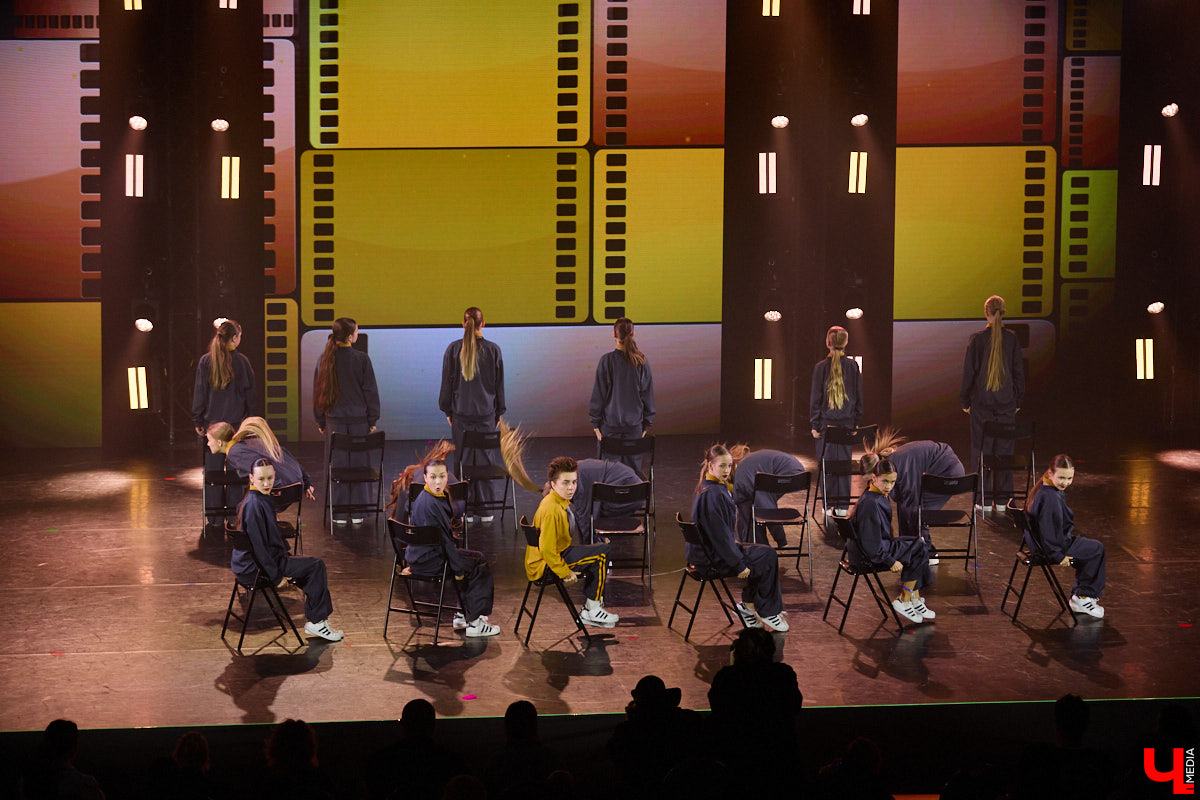 Суздаль впервые стал площадкой для всероссийского фестиваля TODES. Более 3 тысяч танцоров собрались со всей страны на двухдневный марафон. В жюри – неизменный руководитель международного балета Алла Духова. В организационной суете она нашла время, чтобы ответить на вопросы нашего издания.