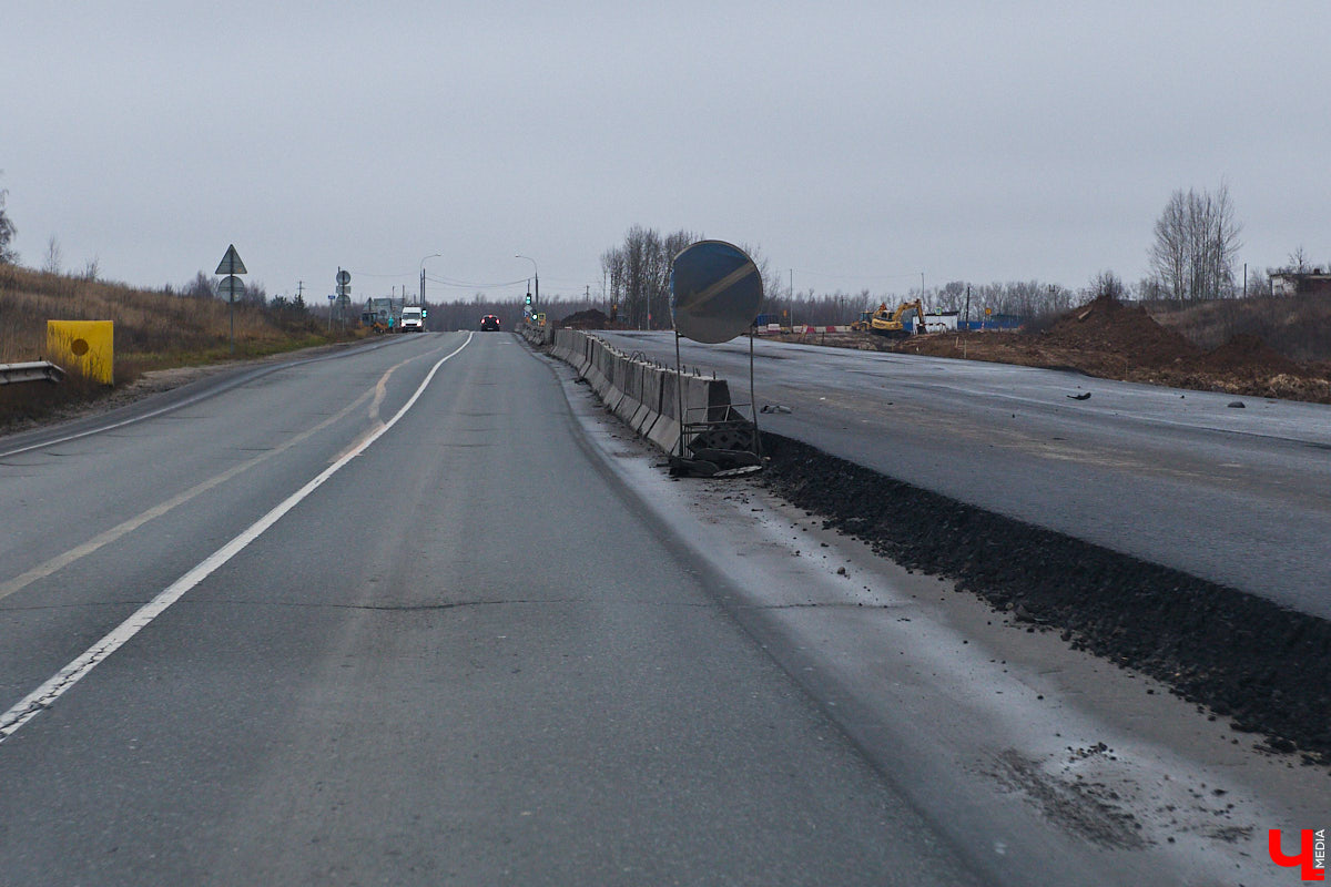 Во Владимире планируют расширить до четырех полос улицу Красную в частном секторе, а в Суздале — увековечить память исторических личностей прямо на разворотном кольце. Рассказываем обо всех последних событиях в дорожном обзоре.