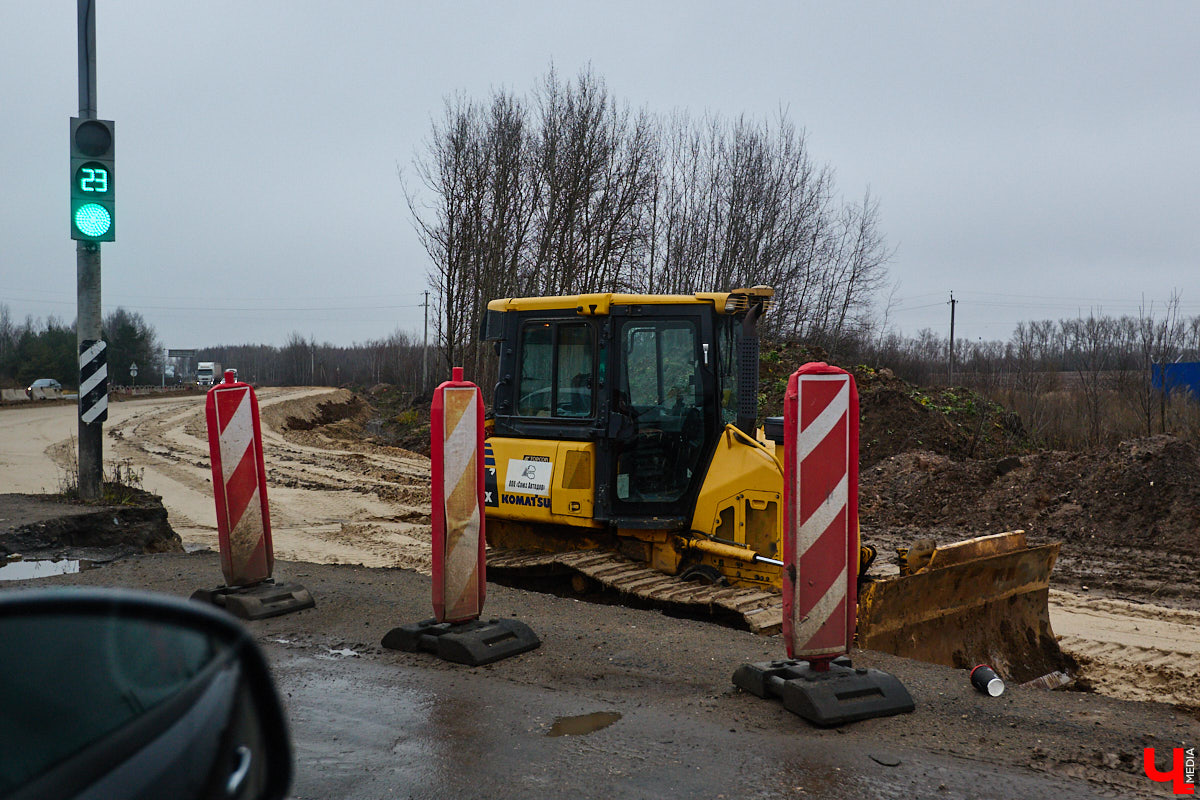 Во Владимире планируют расширить до четырех полос улицу Красную в частном секторе, а в Суздале — увековечить память исторических личностей прямо на разворотном кольце. Рассказываем обо всех последних событиях в дорожном обзоре.