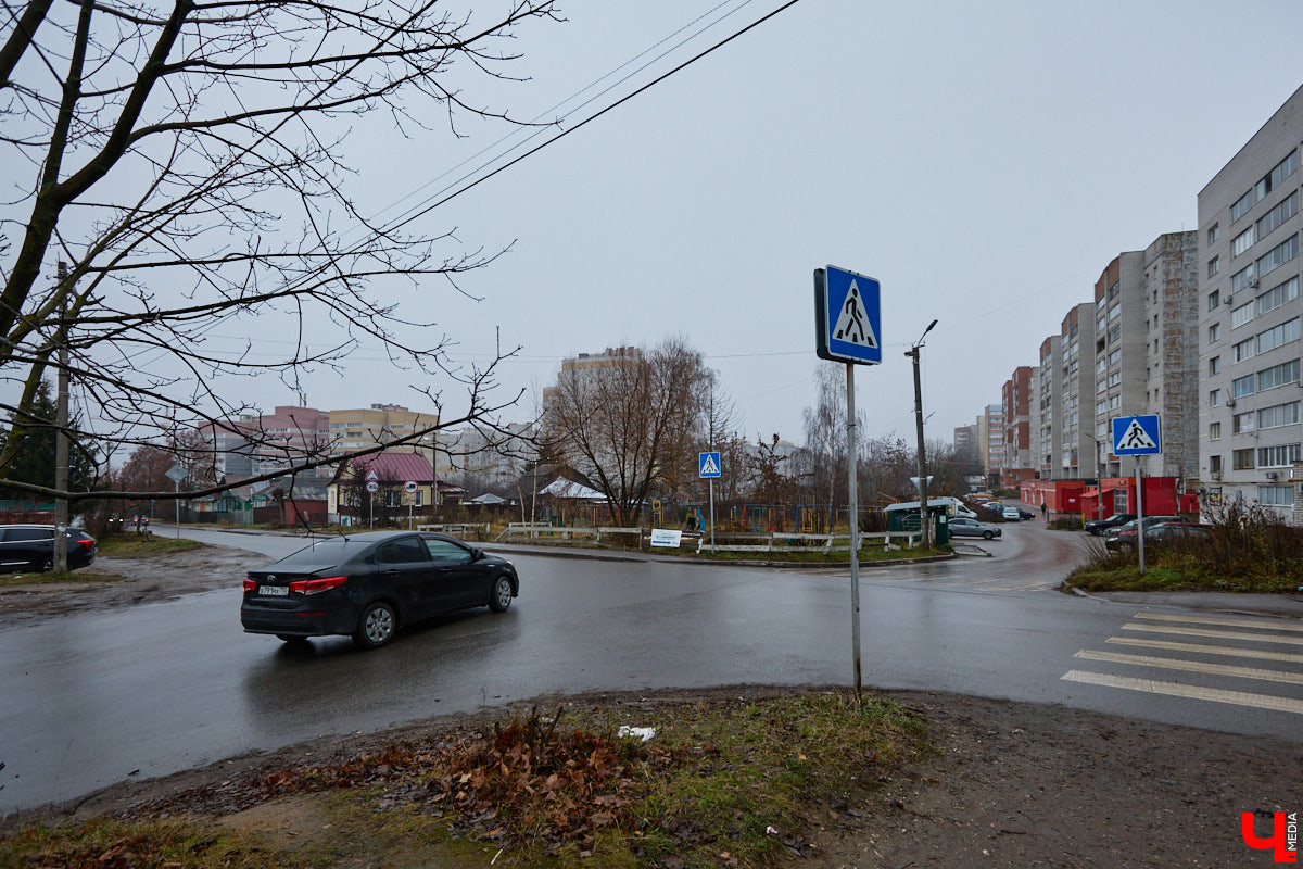 Во Владимире планируют расширить до четырех полос улицу Красную в частном секторе, а в Суздале — увековечить память исторических личностей прямо на разворотном кольце. Рассказываем обо всех последних событиях в дорожном обзоре.