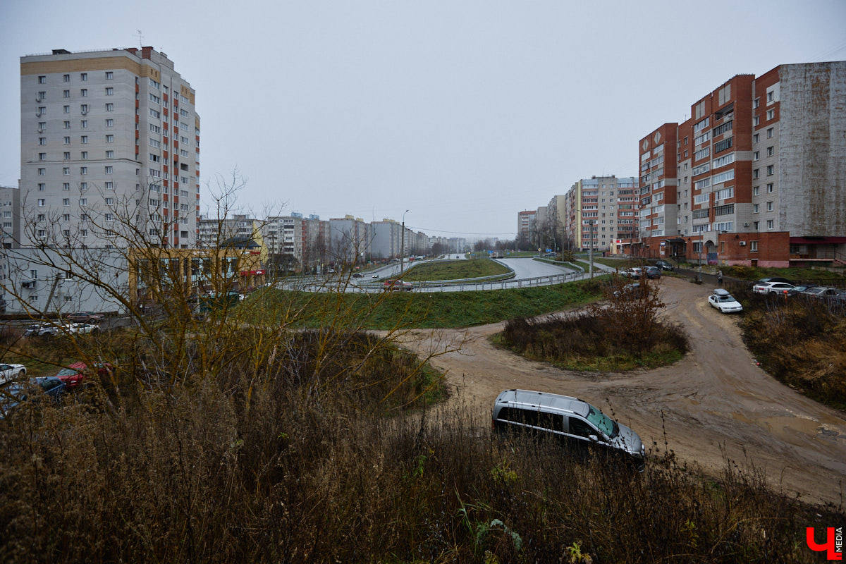 Во Владимире планируют расширить до четырех полос улицу Красную в частном секторе, а в Суздале — увековечить память исторических личностей прямо на разворотном кольце. Рассказываем обо всех последних событиях в дорожном обзоре.