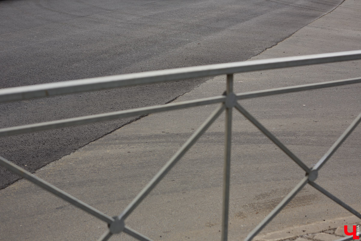 Во Владимире планируют расширить до четырех полос улицу Красную в частном секторе, а в Суздале — увековечить память исторических личностей прямо на разворотном кольце. Рассказываем обо всех последних событиях в дорожном обзоре.