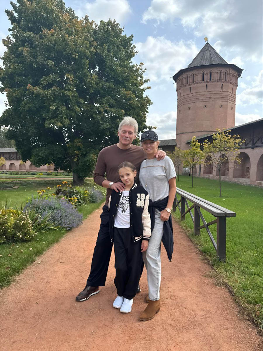 Владимирская область не устает принимать гостей, в том числе звездных. Только в последние месяцы она собрала целую плеяду селебрити. В их числе фигуристка Татьяна Навка, певец Ваня Дмитриенко, рэпер ChipaChip и другие. С какой целью они посетили 33-й регион? Узнали и рассказываем!