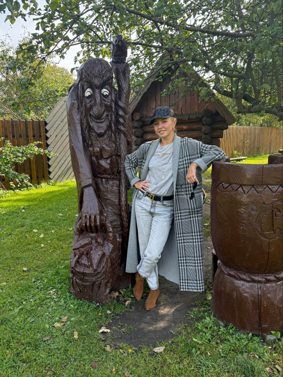 Владимирская область не устает принимать гостей, в том числе звездных. Только в последние месяцы она собрала целую плеяду селебрити. В их числе фигуристка Татьяна Навка, певец Ваня Дмитриенко, рэпер ChipaChip и другие. С какой целью они посетили 33-й регион? Узнали и рассказываем!