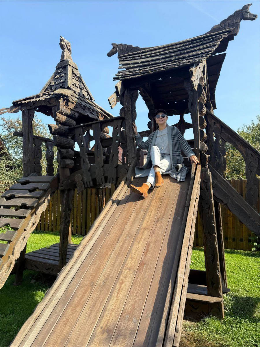 Владимирская область не устает принимать гостей, в том числе звездных. Только в последние месяцы она собрала целую плеяду селебрити. В их числе фигуристка Татьяна Навка, певец Ваня Дмитриенко, рэпер ChipaChip и другие. С какой целью они посетили 33-й регион? Узнали и рассказываем!