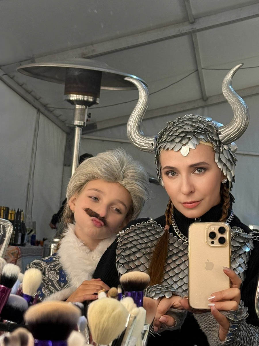 Владимирская область не устает принимать гостей, в том числе звездных. Только в последние месяцы она собрала целую плеяду селебрити. В их числе фигуристка Татьяна Навка, певец Ваня Дмитриенко, рэпер ChipaChip и другие. С какой целью они посетили 33-й регион? Узнали и рассказываем!