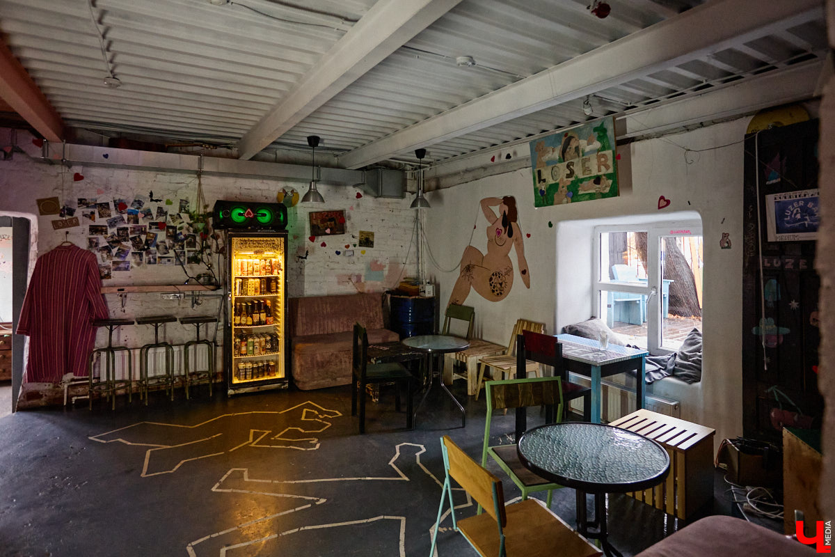 Если начался 2025 год с печальной новости о закрытии «Флигеля», то финиширует он на положительной ноте. Создательница ЦСК и владелица здания на Девической Анастасия Вавилова вернулась в творческий проект с намерением оживить центр современной культуры.