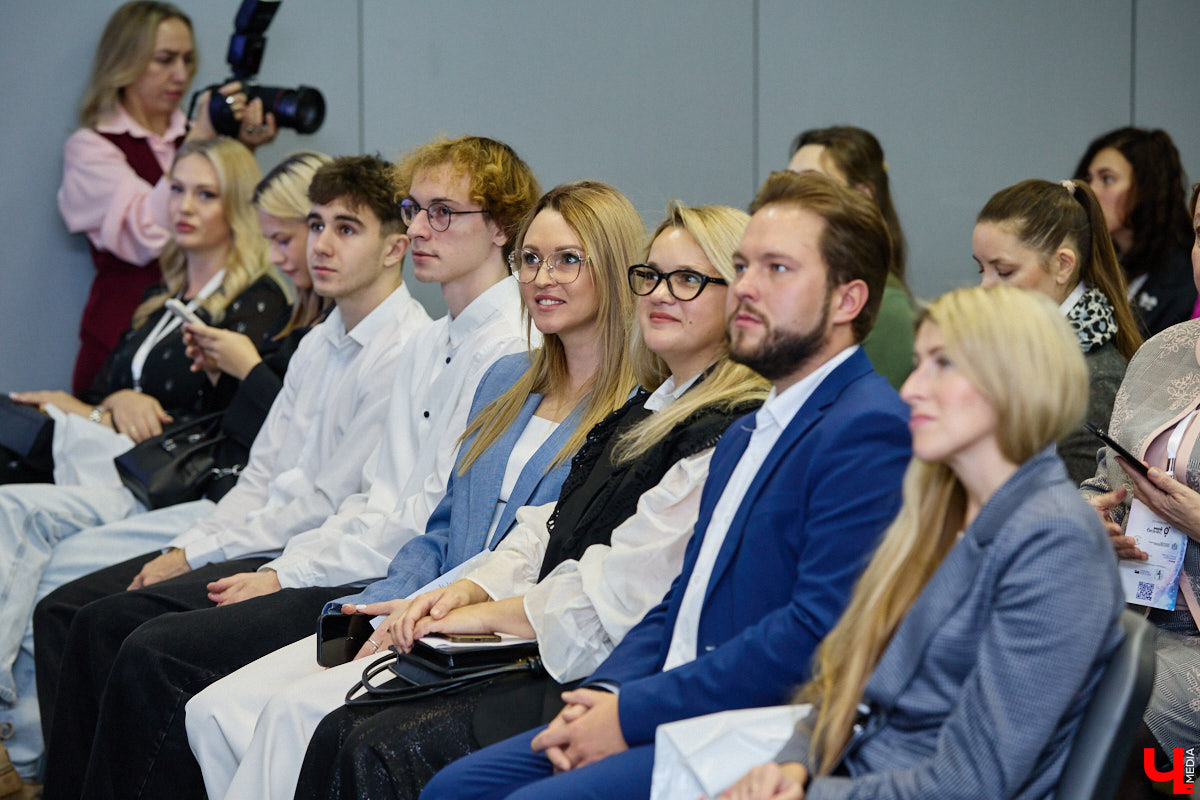 Поговорить о роли дам в предпринимательстве собрались эксперты и врачи на региональной конференции «Женский код успеха: гармония бизнеса и здоровья». На форуме можно было не только познакомиться со специалистами из разных сфер, но и получить советы по важным вопросам, которые касаются представительниц прекрасного пола. Мероприятие посетил и «Ключ-Медиа».