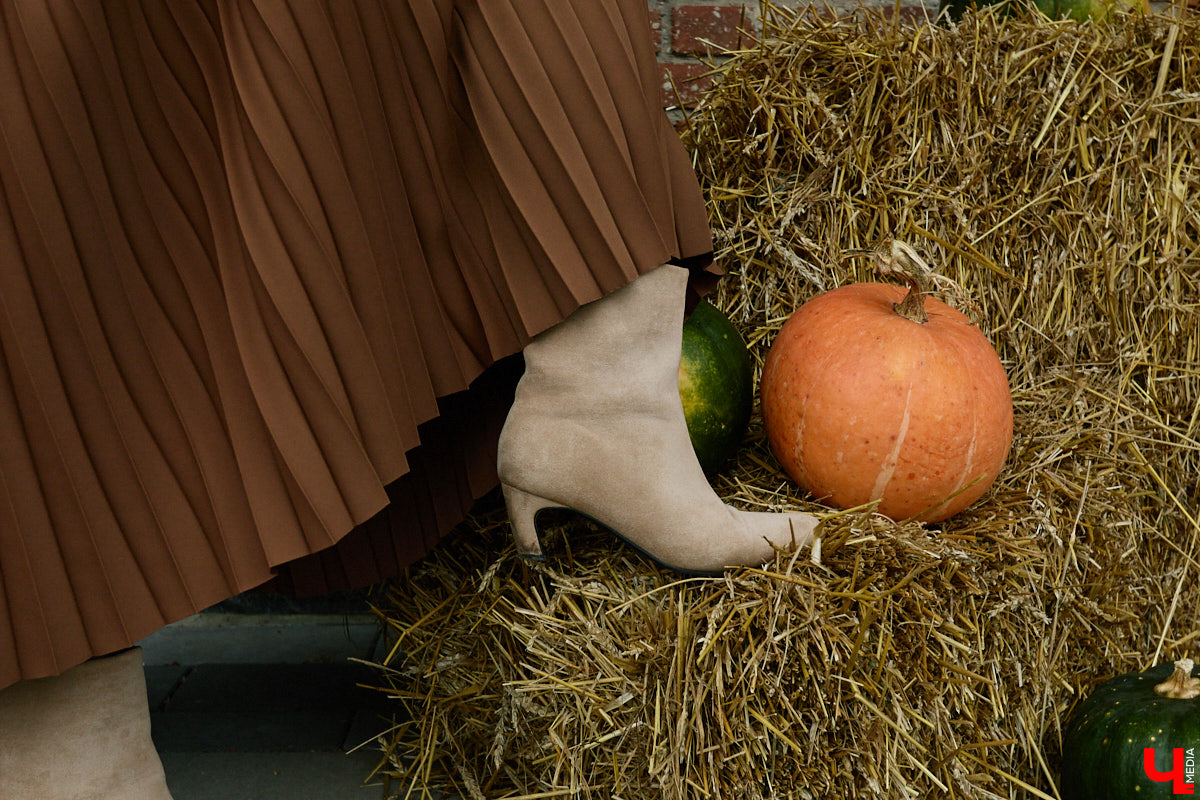 Чтобы чувствовать себя королевой, нужно преподносить свою персону соответствующим образом. Владимирская модель плюс-сайз Анастасия Егорова оттачивает это мастерство на конкурсах красоты, подиумах и съемочных площадках. На съемке для «Ключ-Медиа» в своих осенних образах героиня тоже была обворожительна.