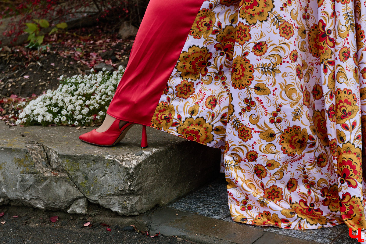 Чтобы чувствовать себя королевой, нужно преподносить свою персону соответствующим образом. Владимирская модель плюс-сайз Анастасия Егорова оттачивает это мастерство на конкурсах красоты, подиумах и съемочных площадках. На съемке для «Ключ-Медиа» в своих осенних образах героиня тоже была обворожительна.