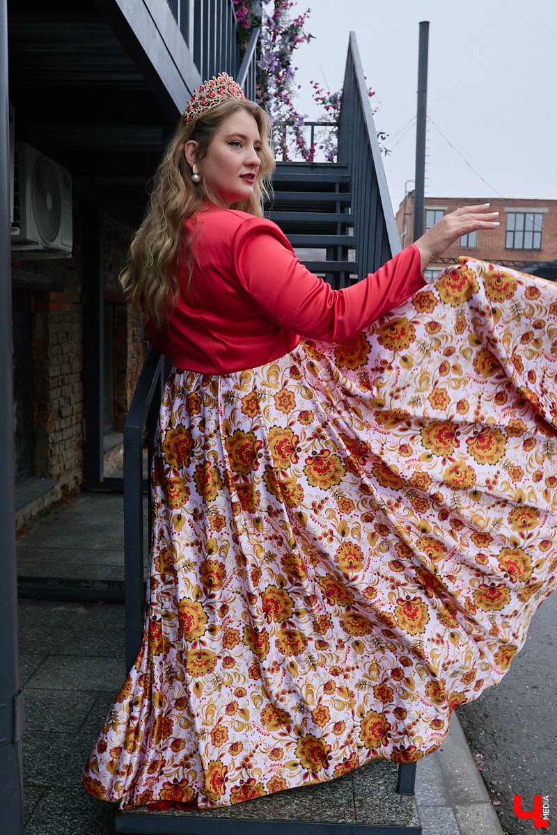 Чтобы чувствовать себя королевой, нужно преподносить свою персону соответствующим образом. Владимирская модель плюс-сайз Анастасия Егорова оттачивает это мастерство на конкурсах красоты, подиумах и съемочных площадках. На съемке для «Ключ-Медиа» в своих осенних образах героиня тоже была обворожительна.