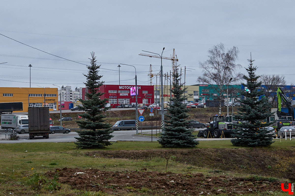 Во Владимире началось строительство новой дорожной артерии, которая соединит улицы Гастелло и Куйбышева. Стоимость участка длиной 600 метров оценена в 266 миллионов рублей. Завершить работы планируют к сентябрю 2026 года, ну а пока «Ключ-Медиа» оценил будущую развязку на старте ее сооружения.