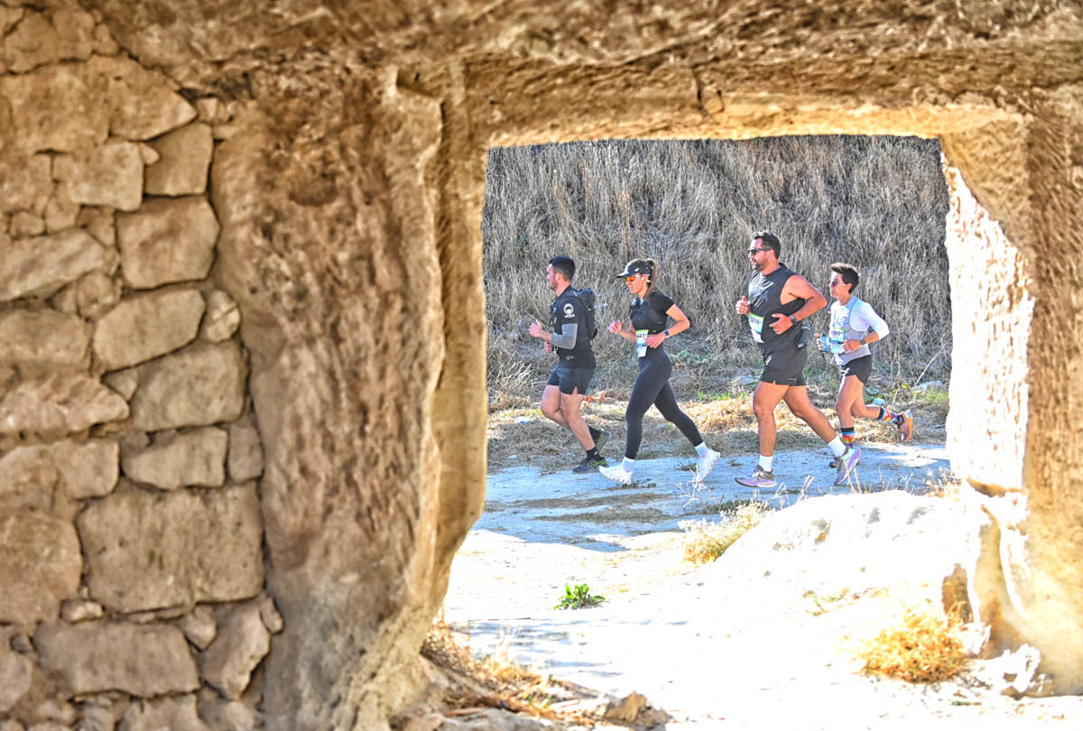 В спорте Алексей Забегалов любит ставить себе серьезные цели: переплыть Босфор или преодолеть дистанцию Ironman. 18 октября ковровчанин достиг новой высоты в прямом и переносном смысле: за сутки он пробежал 120 километров по горам Каппадокии в Турции.