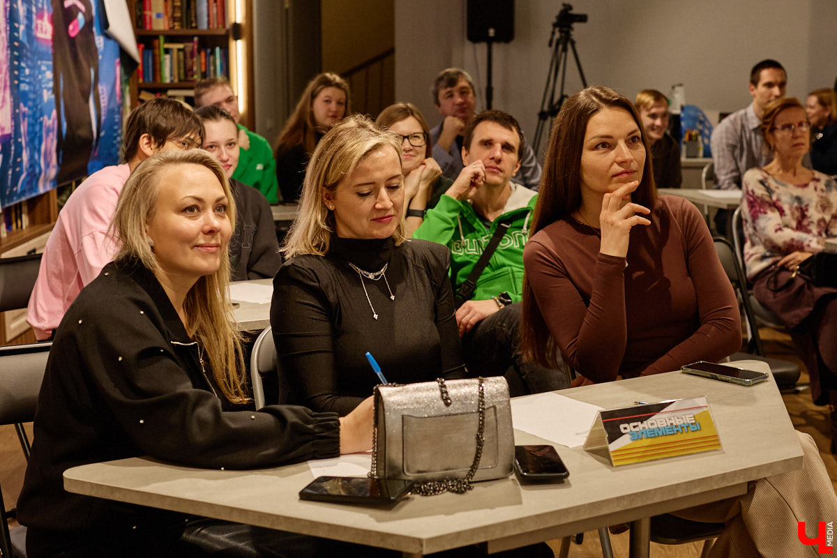 Современный мир сложно представить без роботов и помощников с искусственным интеллектом. А ведь этот сюжет давно описан в произведениях в стиле киберпанка! Этот поджанр научной фантастики окружает нас везде — в играх, музыке, кино и, конечно же, книгах. Одну из таких представил владимирский преподаватель ИТ-дисциплин и физики, а также программист Аркадий Касьянов.