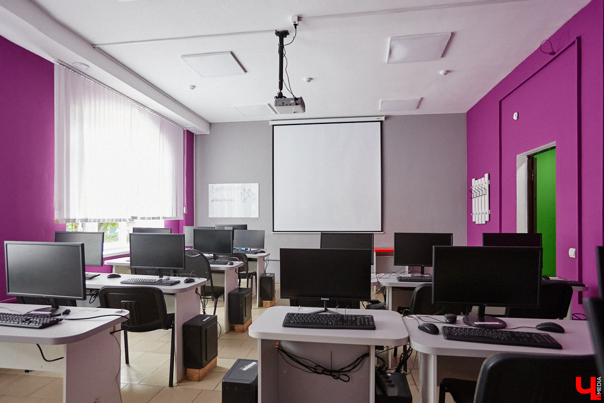 Мечтаете о работе с гибким графиком и высокой зарплатой, не выходя из дома? Вы не одиноки: жители Владимира массово осваивают ИТ-профессии, чтобы получить свободу и финансовую уверенность. Бывшие бухгалтеры, инженеры, продавцы всего за год кардинально меняют свою жизнь. И это логично: именно в IT сегодня крутятся большие деньги, а специалисты нужны по всему миру. 