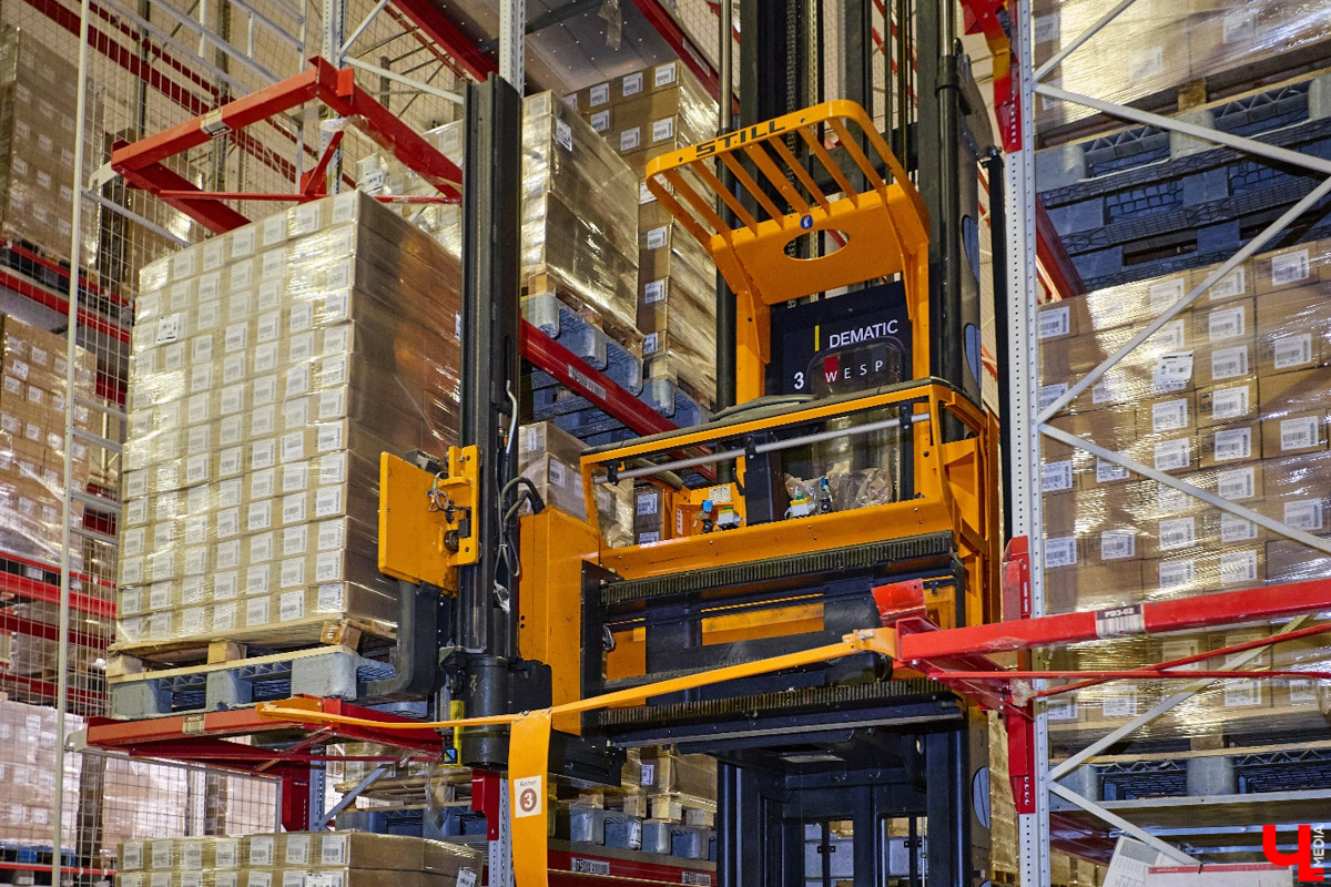 Продукция компании Аби, оба завода которой расположены во Владимире, известна по всей стране. А за всеми достижениями стоят люди. Осенью был объявлен старт нового образовательного проекта «Уроки с Аби». Теперь для школьников Владимирской области на регулярной основе будут проводить экскурсии по микробиологической лаборатории, Центральному складскому комплексу и настоящим производственным площадкам.