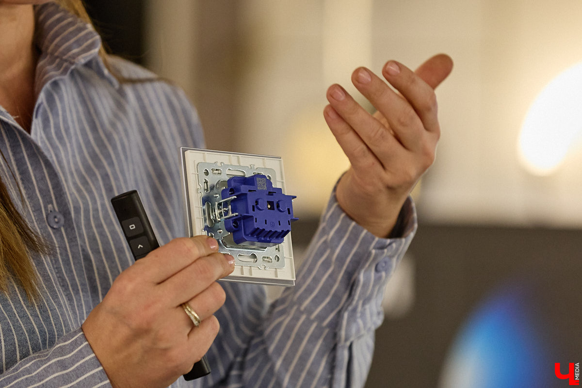 Свет и тепло — две базовые составляющие комфортного жилища. Поэтому на них и делают акцент при дизайне любого интерьера. Как выбрать качественные, стильные и функциональные решения, подскажет салон Put in Light. На днях там прошла яркая презентация новинок бренда Voltum от немецкой компании Maytoni.