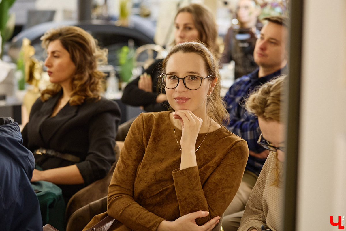 Свет и тепло — две базовые составляющие комфортного жилища. Поэтому на них и делают акцент при дизайне любого интерьера. Как выбрать качественные, стильные и функциональные решения, подскажет салон Put in Light. На днях там прошла яркая презентация новинок бренда Voltum от немецкой компании Maytoni.