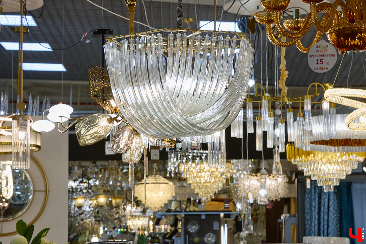 Свет и тепло — две базовые составляющие комфортного жилища. Поэтому на них и делают акцент при дизайне любого интерьера. Как выбрать качественные, стильные и функциональные решения, подскажет салон Put in Light. На днях там прошла яркая презентация новинок бренда Voltum от немецкой компании Maytoni.