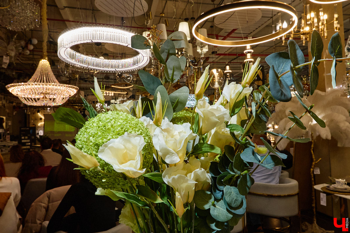 Свет и тепло — две базовые составляющие комфортного жилища. Поэтому на них и делают акцент при дизайне любого интерьера. Как выбрать качественные, стильные и функциональные решения, подскажет салон Put in Light. На днях там прошла яркая презентация новинок бренда Voltum от немецкой компании Maytoni.