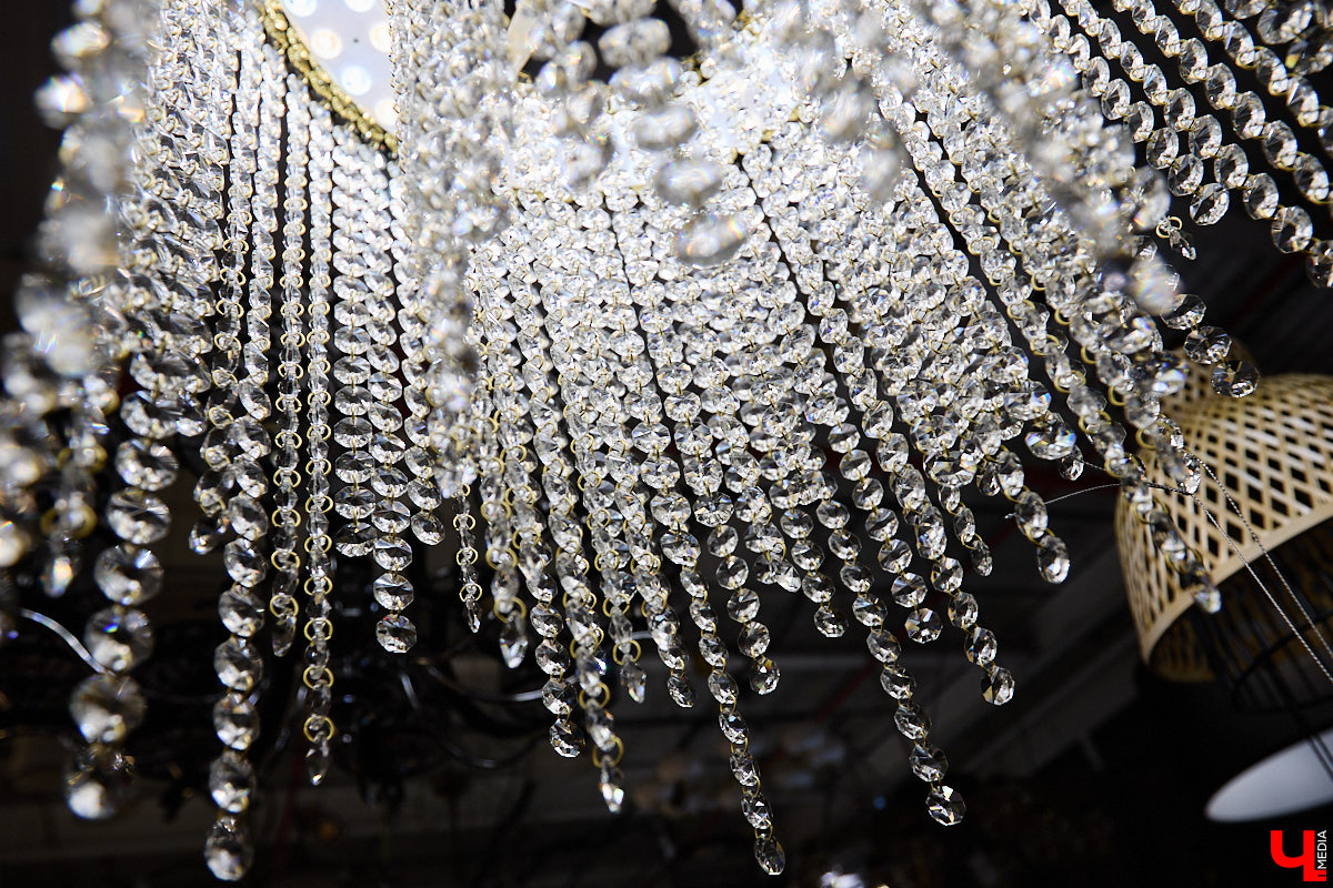 Свет и тепло — две базовые составляющие комфортного жилища. Поэтому на них и делают акцент при дизайне любого интерьера. Как выбрать качественные, стильные и функциональные решения, подскажет салон Put in Light. На днях там прошла яркая презентация новинок бренда Voltum от немецкой компании Maytoni.