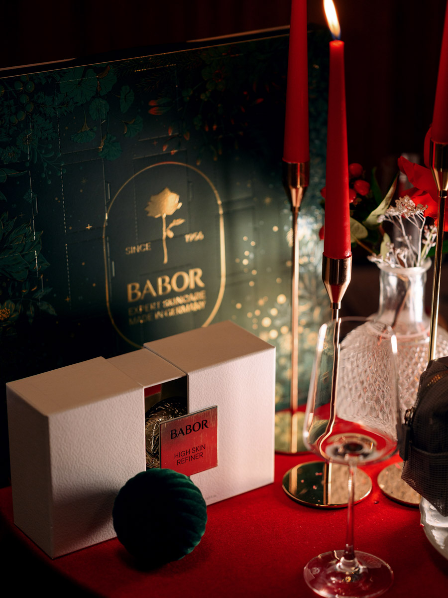 Сиять на красной ковровой дорожке — мечту своих постоянных клиентов исполнил в канун Нового года Институт красоты BABOR. Невероятно красивый гала-ужин для самых дорогих друзей прошел во Владимире. Цветом вечера был выбран красный — знак искренней и глубокой любви. Темой беседы стала подготовка к новогодним праздникам. Ну а главным героем признали корейскую бьюти-звезду, аппарат радиочастотного лифтинга нового поколения OLIGIO.